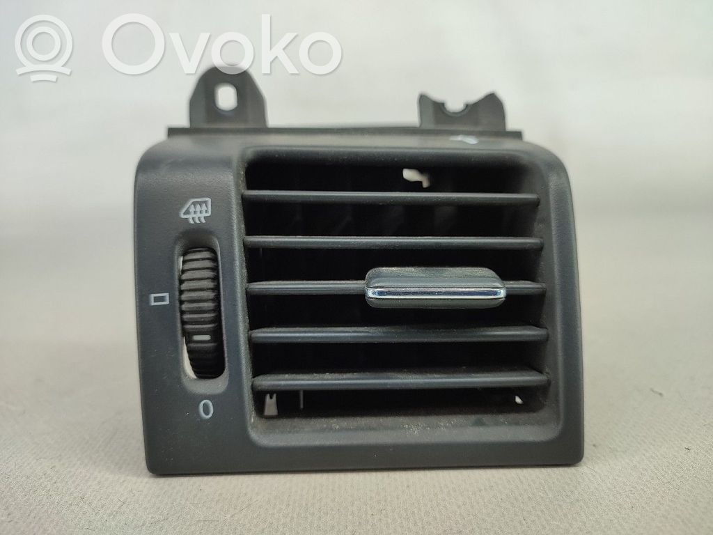 Mercedes-Benz E W210 Griglia di ventilazione centrale cruscotto 