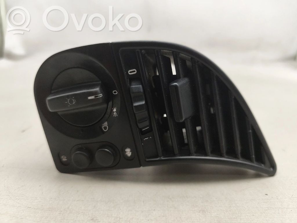 BMW 3 E36 Rejilla de ventilación central del panel 