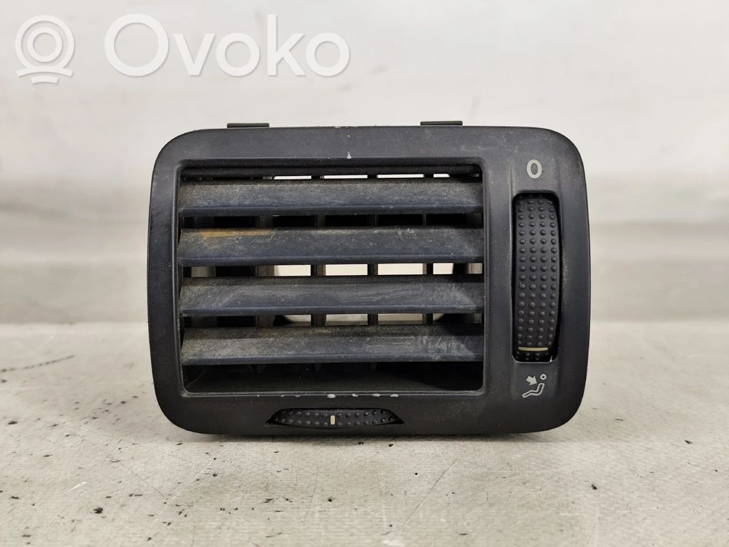 Volkswagen PASSAT B5 Grilă ventilație centrală 