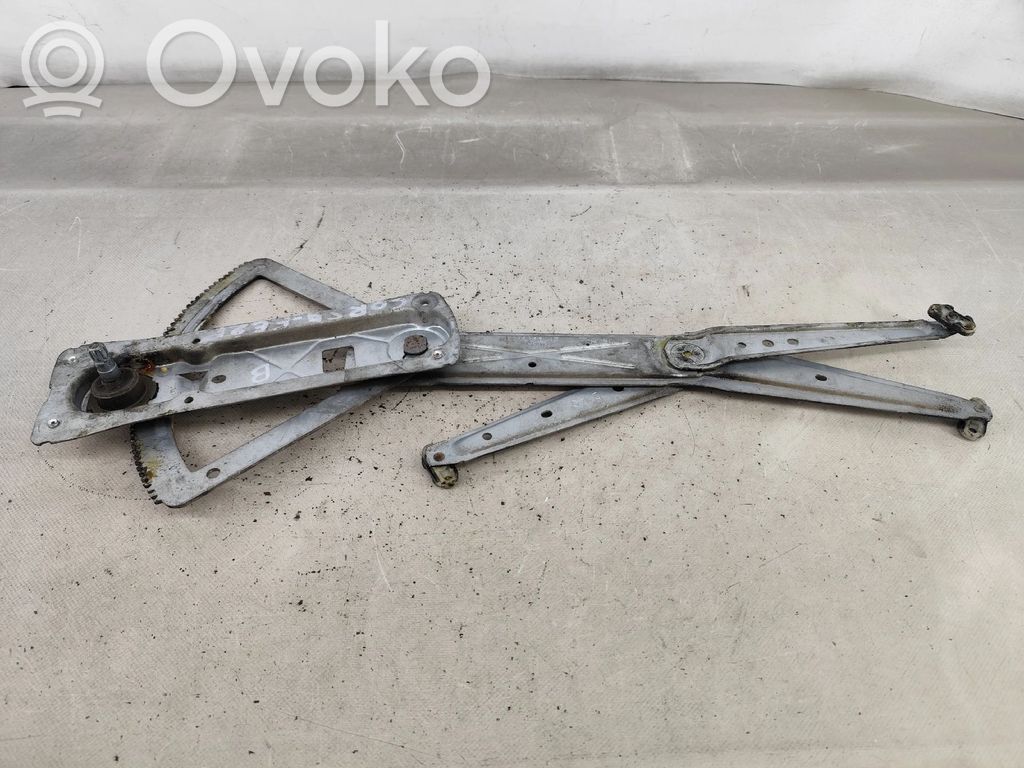 Opel Corsa B Meccanismo di sollevamento del finestrino anteriore senza motorino 
