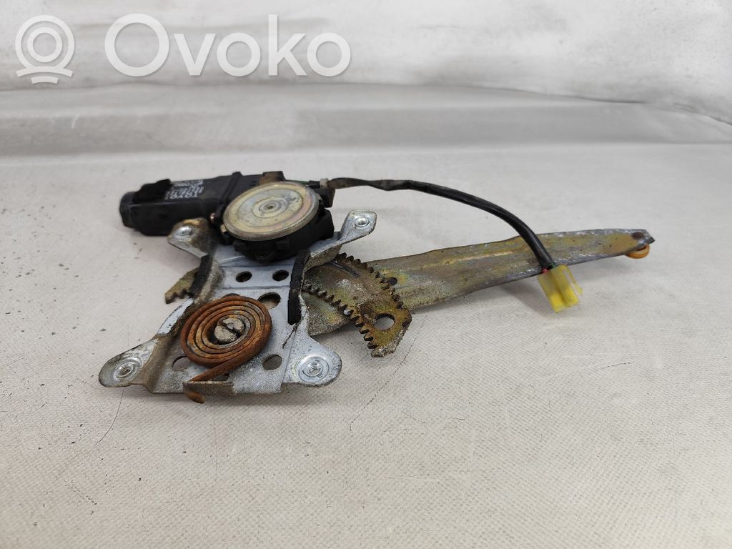 Toyota Corolla E90 Meccanismo di sollevamento del finestrino posteriore senza motorino