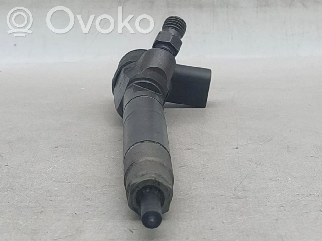 Inyector de combustible   A613070088780