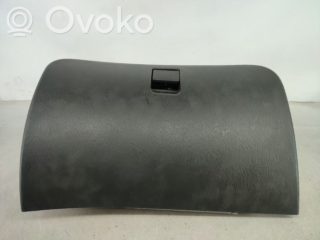Hyundai Accent Glove box 