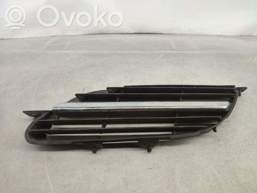 Nissan Almera Griglia anteriore