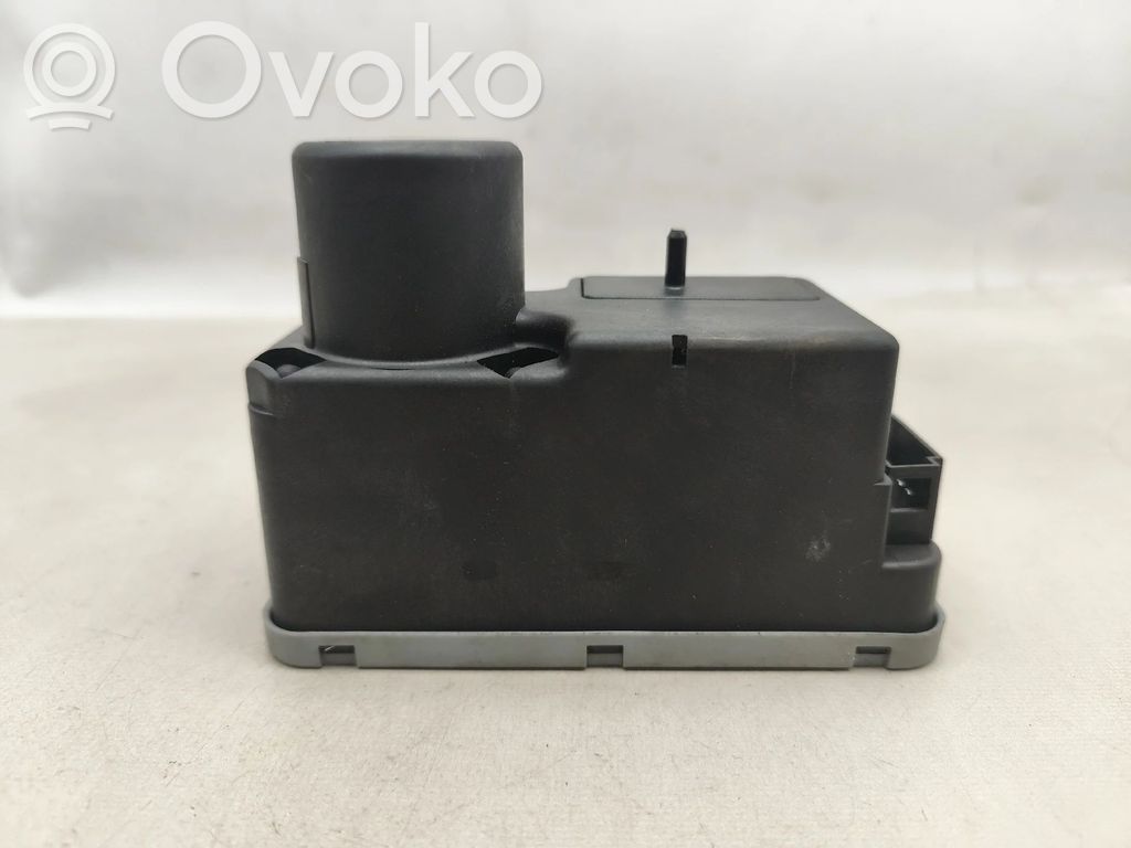 Volkswagen Golf III Unitate/modul de comandă închidere centralizată 