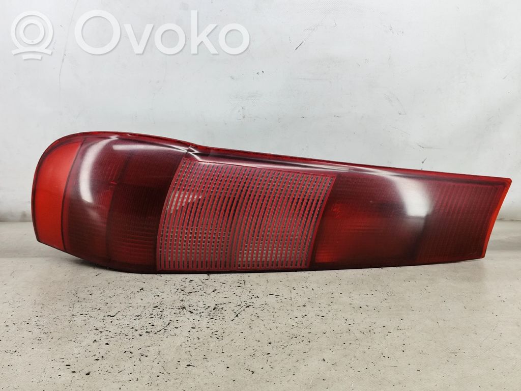 Fiat Punto (176) Lampă spate în capacul portbagajului 