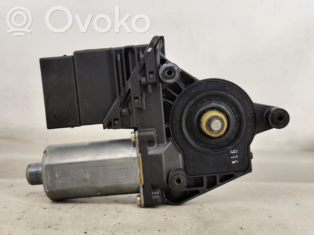 Volkswagen PASSAT B5.5 Motorino alzacristalli della portiera posteriore 