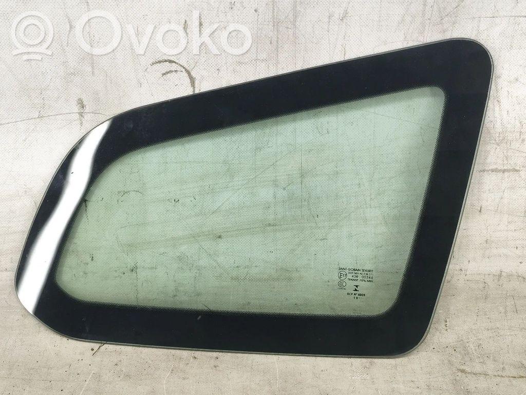 Rear side window   E1743R00344