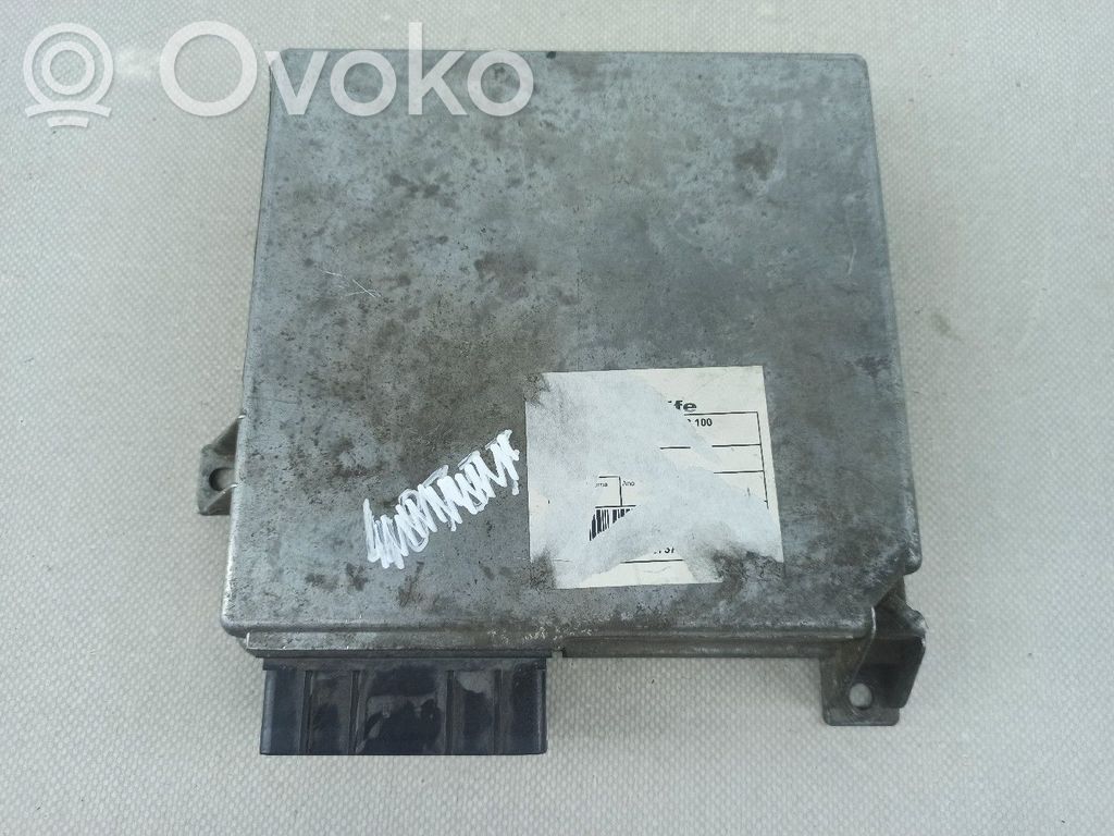 Unidad de control/módulo del motor   MNE10039
