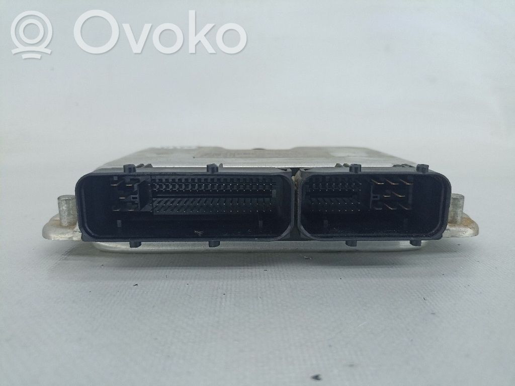 Unidad de control/módulo del motor   038906012AH,0281010200