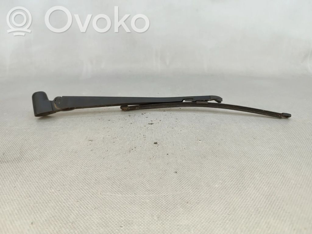 Brazo del limpiaparabrisas trasero   7199565
