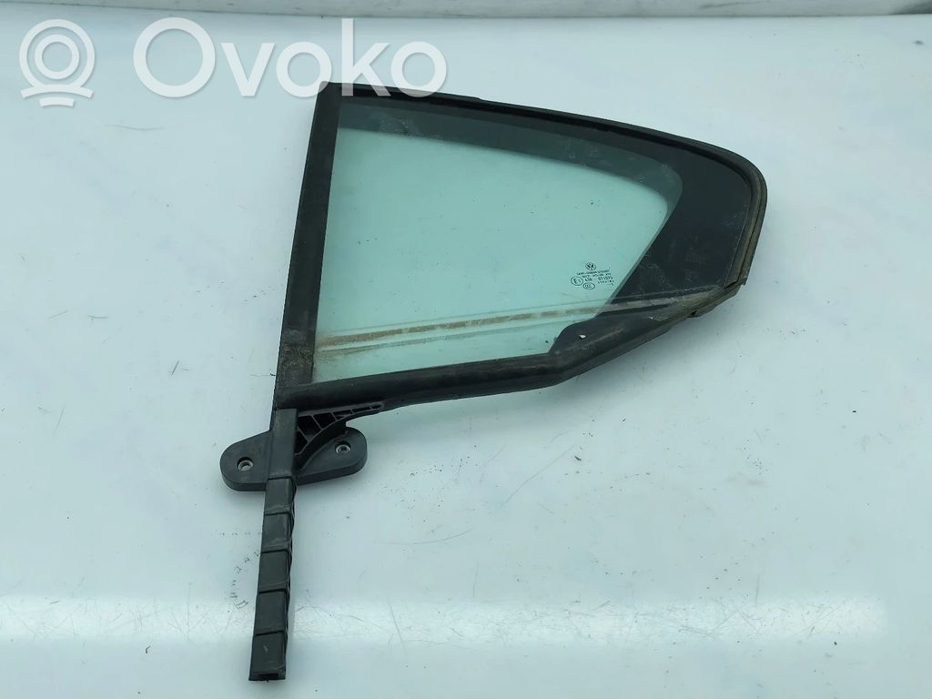 Volkswagen PASSAT B8 Szyba karoseryjna tylna 