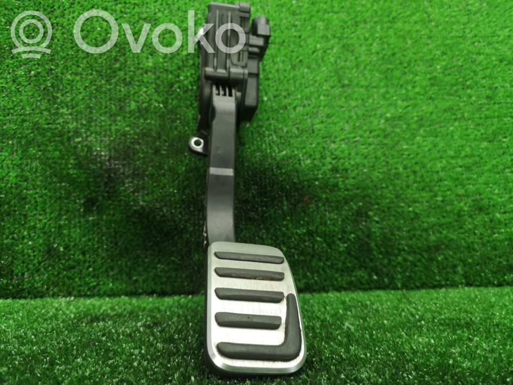 Accelerator throttle pedal   0XC95YE