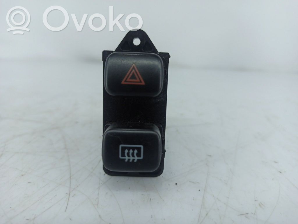 Toyota Corolla E110 Interrupteur feux de détresse 
