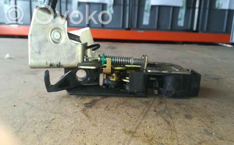 Mitsubishi Galant Cerradura de puerta trasera