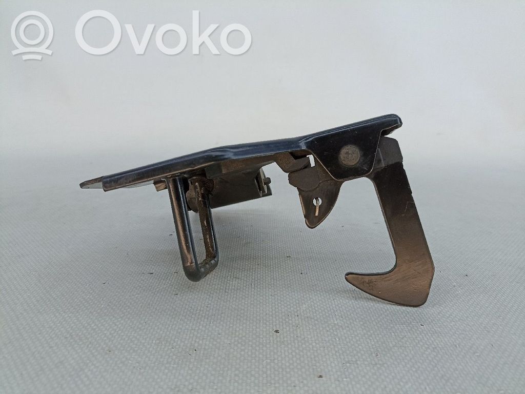 Engine bonnet/hood lock/latch loop/hook   1P0823480