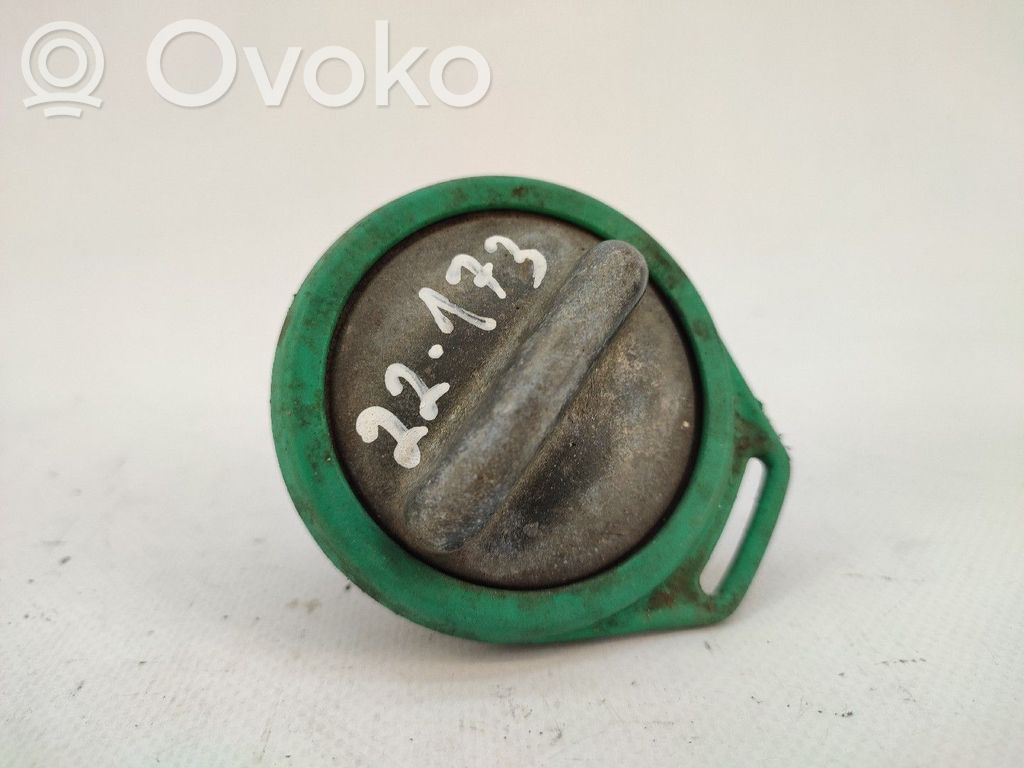 Polttoainesäiliön korkki   3507678