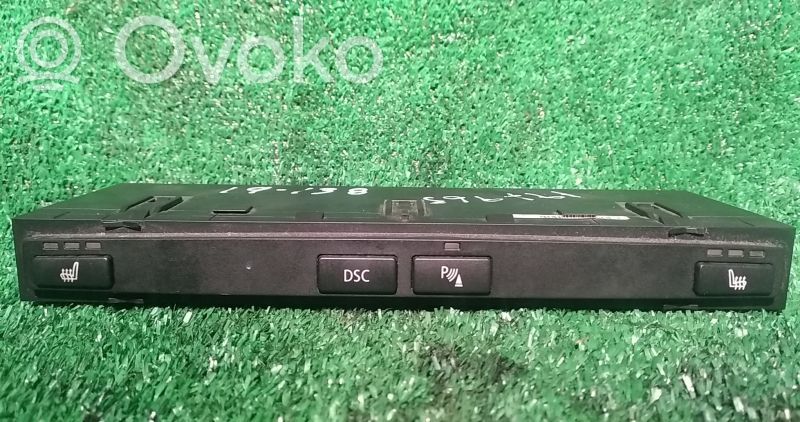 Multifunctional control switch/knob   6940230