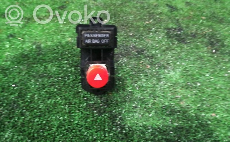 Botón interruptor de luz de peligro