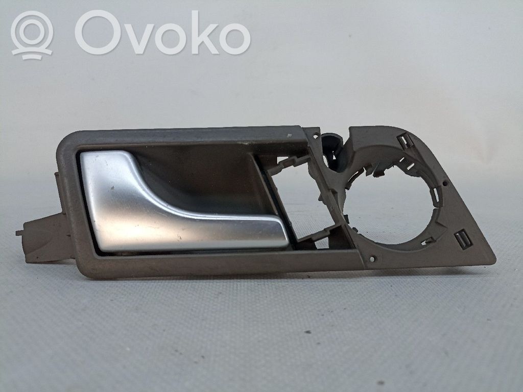 Front door interior handle   8Z0837019