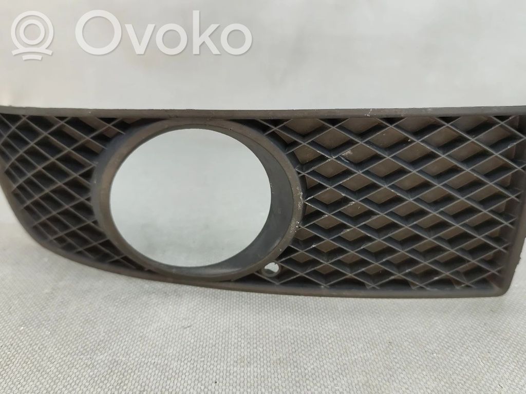 Volkswagen Polo III 6N 6N2 6NF Griglia anteriore 