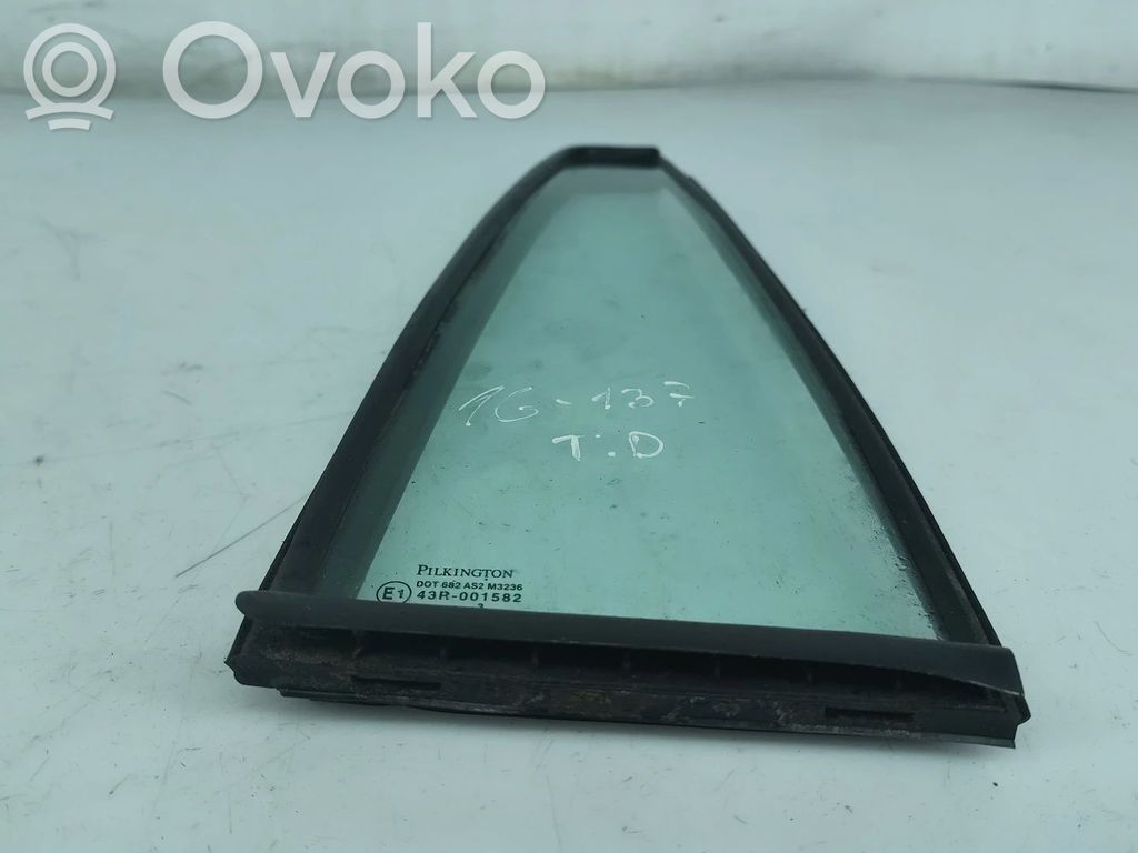 Seitenscheibe hinten   43R001582,DOT682AS2M3236