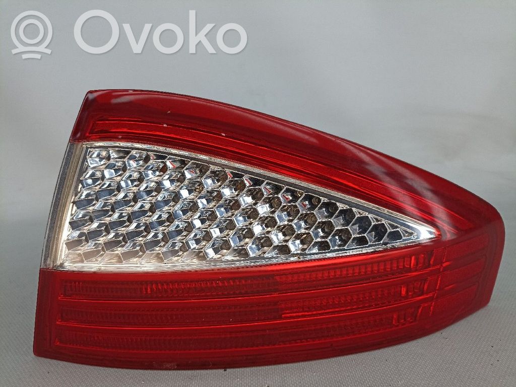 Ford Mondeo MK IV Lampa tylna 
