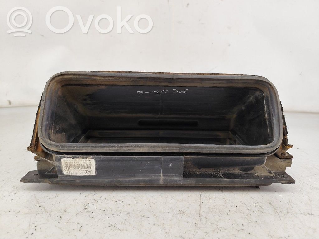 Opel Vivaro Centrinės oro grotelės 