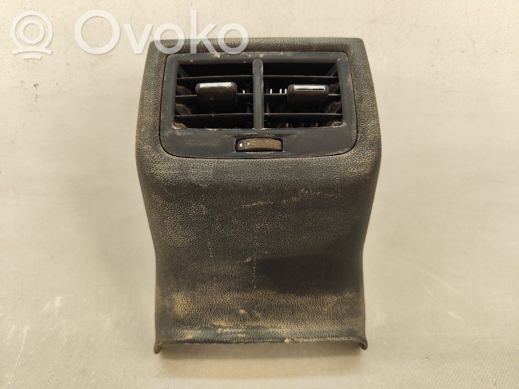 Seat Leon (5F) Dysze / Kratki środkowego nawiewu deski rozdzielczej 