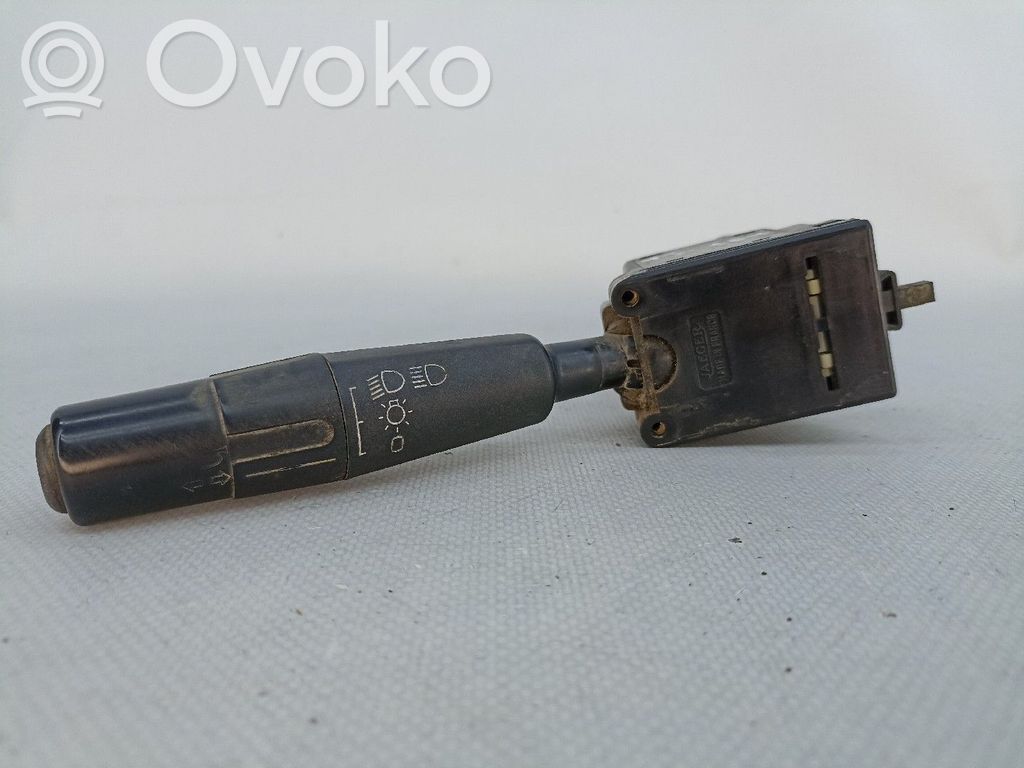 Peugeot 106 Leva/interruttore dell’indicatore di direzione e tergicristallo 