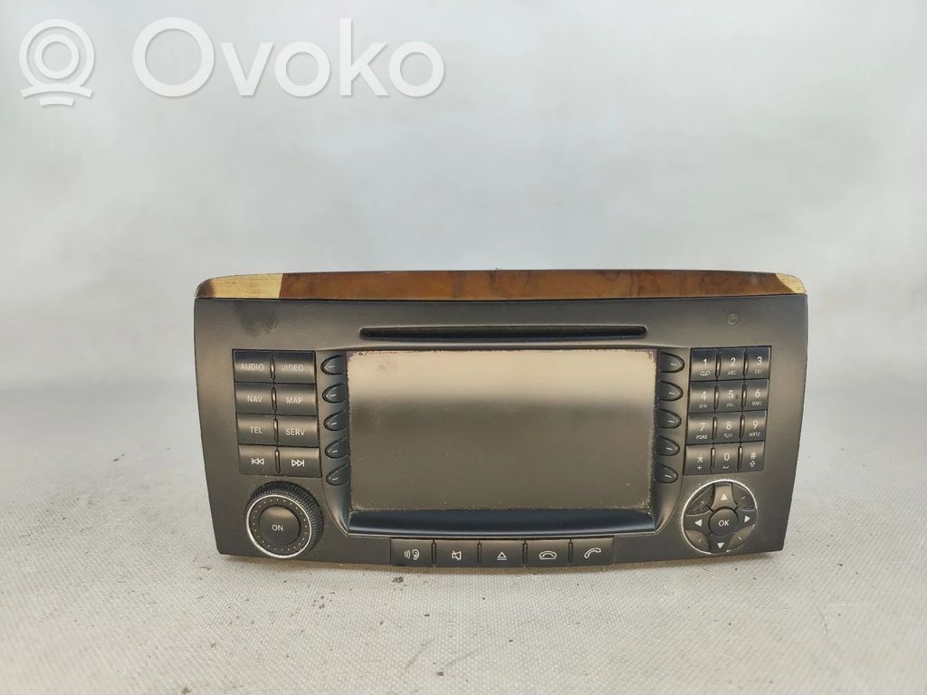 Panel / Radioodtwarzacz CD/DVD/GPS   A2518202679,A2518270062