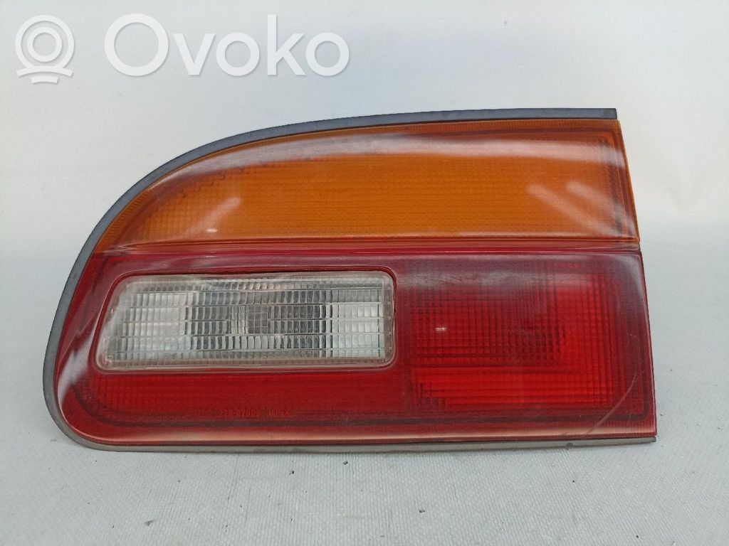 Mitsubishi L400, Space Gear Lampă spate în capacul portbagajului