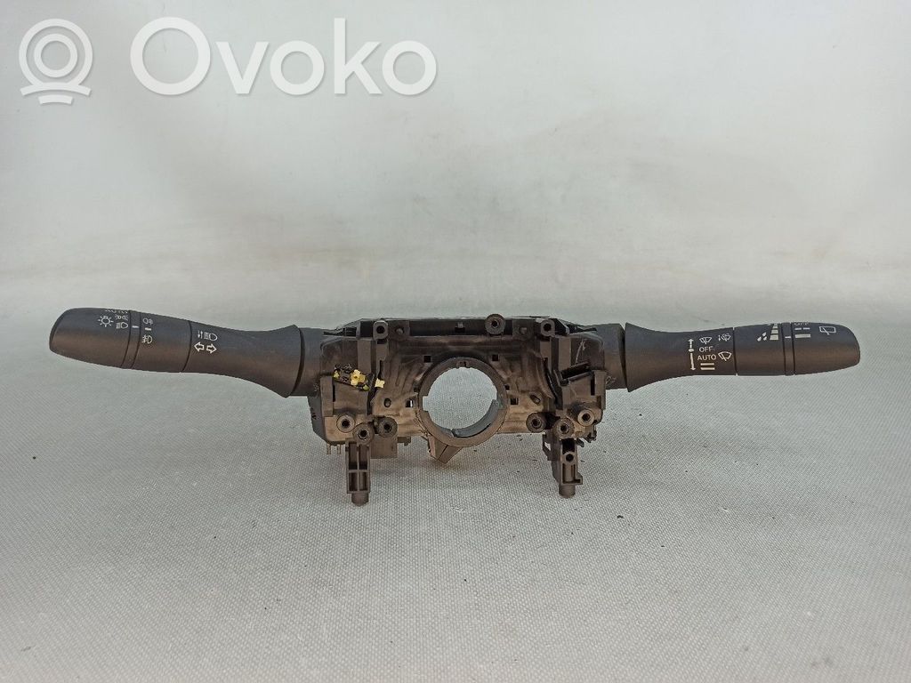 Nissan Micra K14 Otros interruptores/perillas/selectores 