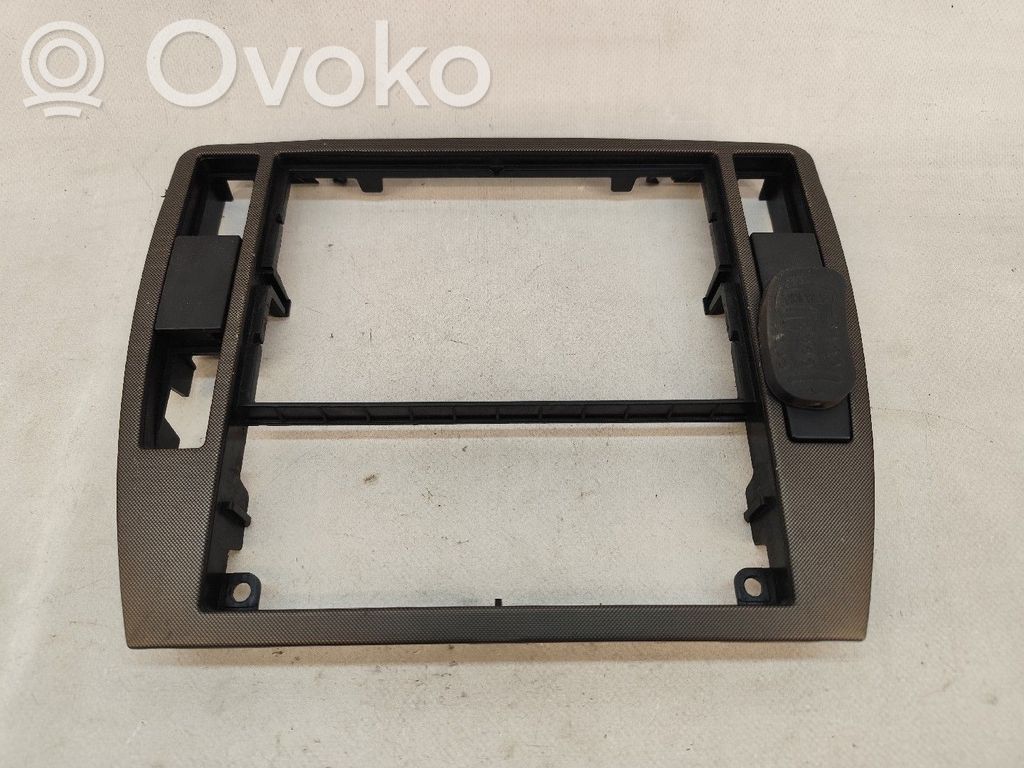Volkswagen PASSAT B5 Konsola środkowa / Radio / GPS 