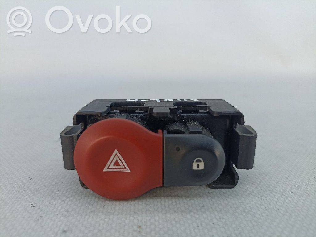 Botón interruptor de luz de peligro   8200214898,6PINOS,88300000,BOTAOTRANCARPORTA