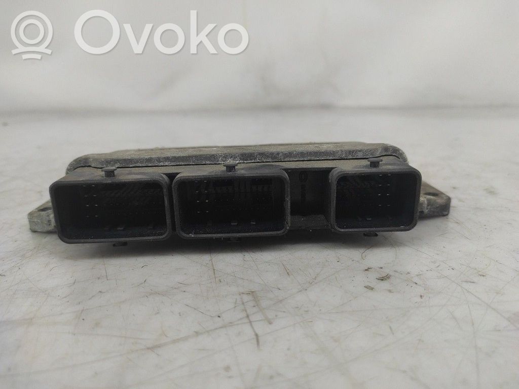 Unidad de control/módulo del motor   8200444583,215850970B,5287013487,8200444586