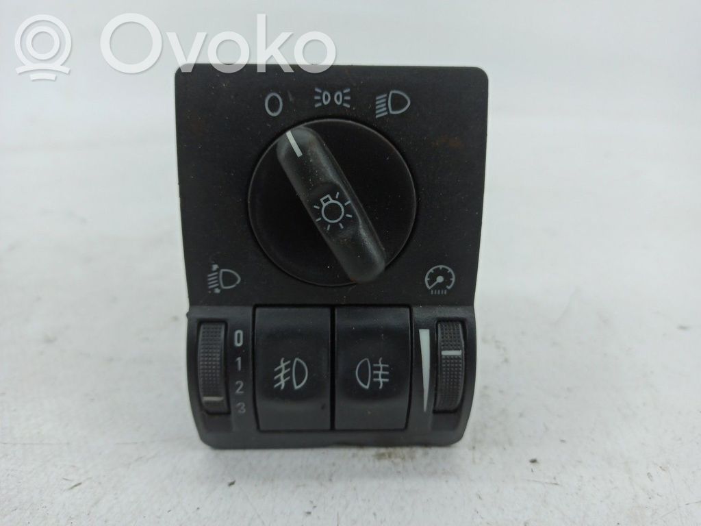 Interruptor de luz   9116608,0524119,GM