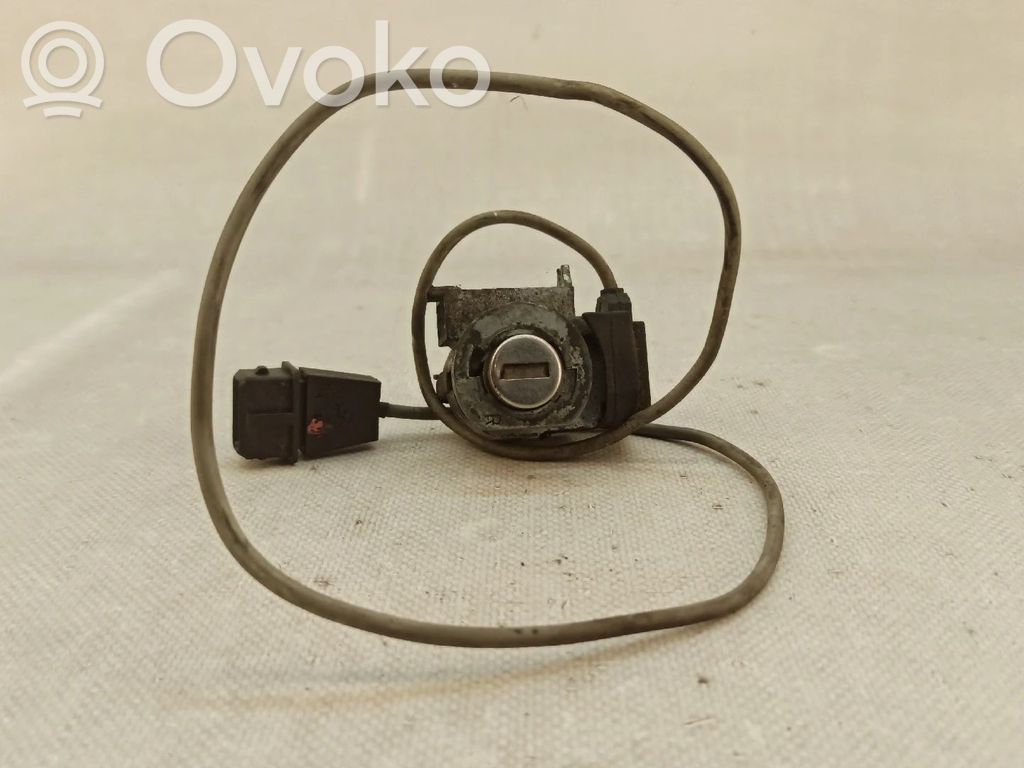 Audi A3 S3 8L Serratura portiera anteriore (vicino alla maniglia) 