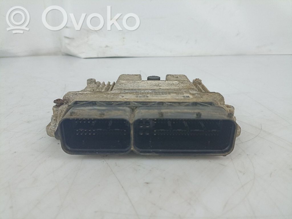 Unidad de control/módulo del motor   0281014076