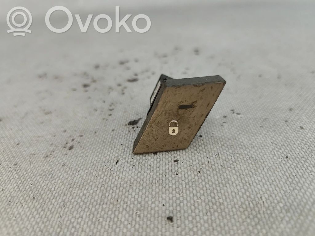 Botón interruptor de bloqueo de puertas   96553146CL,4PINOS