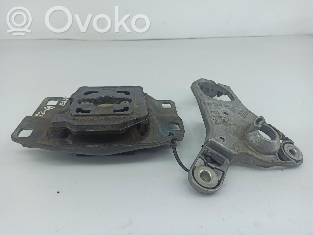 Support de moteur, coussinet   V617M121,CAIXA