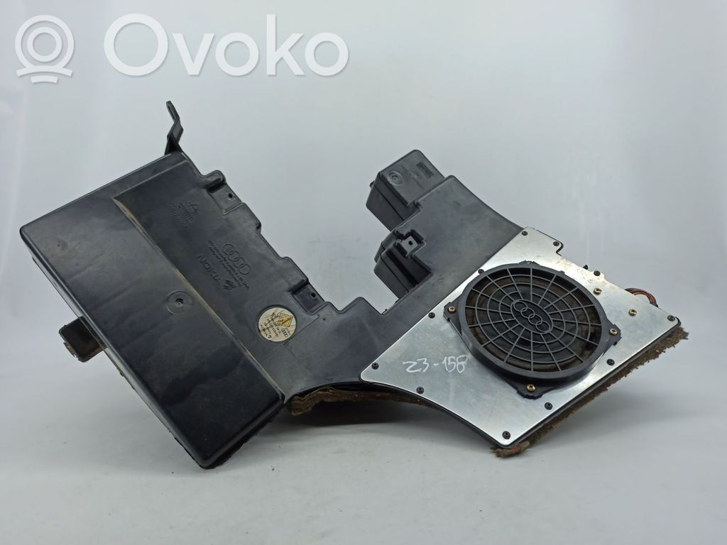 Audi A4 S4 B5 8D Pannello altoparlante 