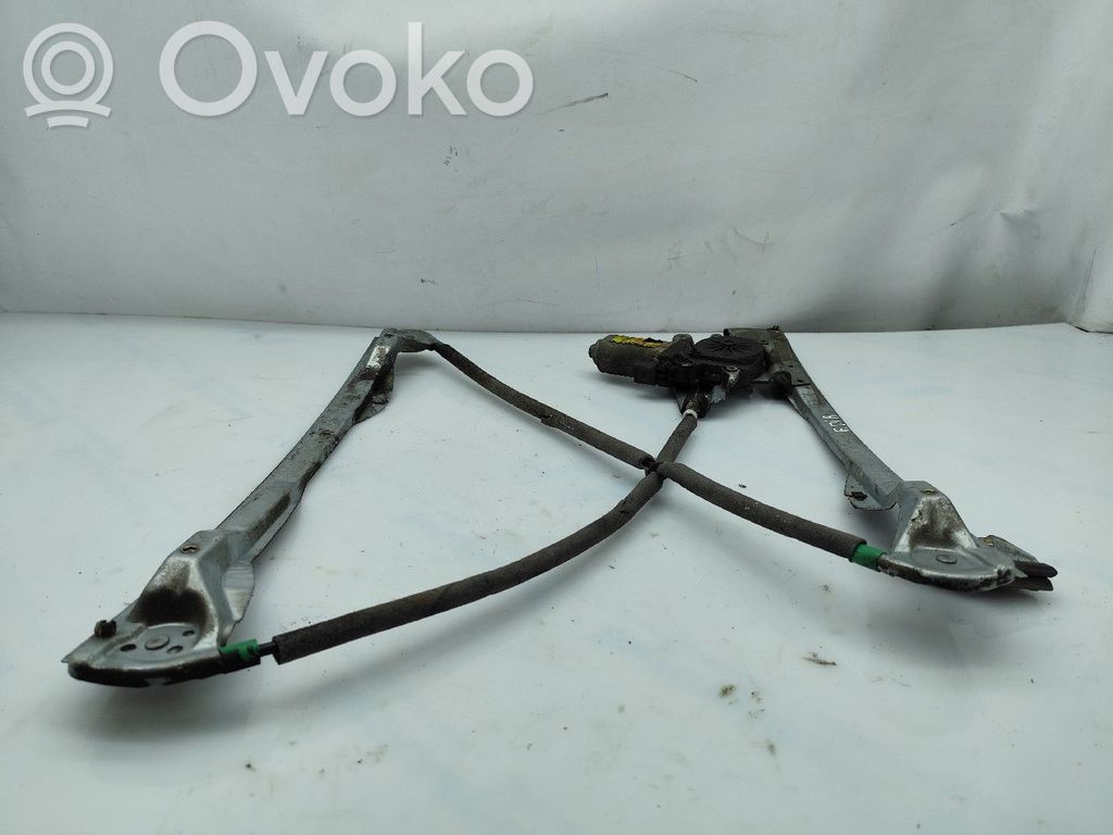 Ford Focus Mecanismo para subir la puerta delantera sin motor 