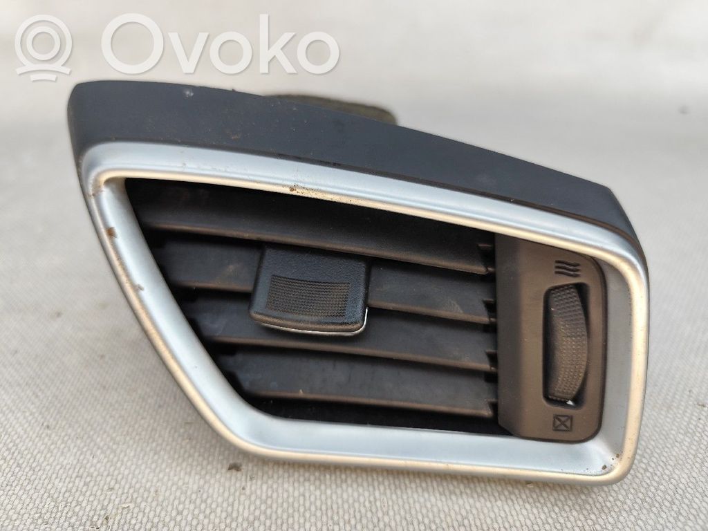 Nissan Qashqai Grille d'aération centrale