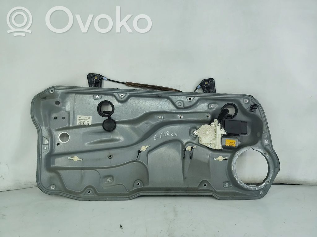Volkswagen Golf IV Mechanizm podnoszenia szyby przedniej bez silnika 