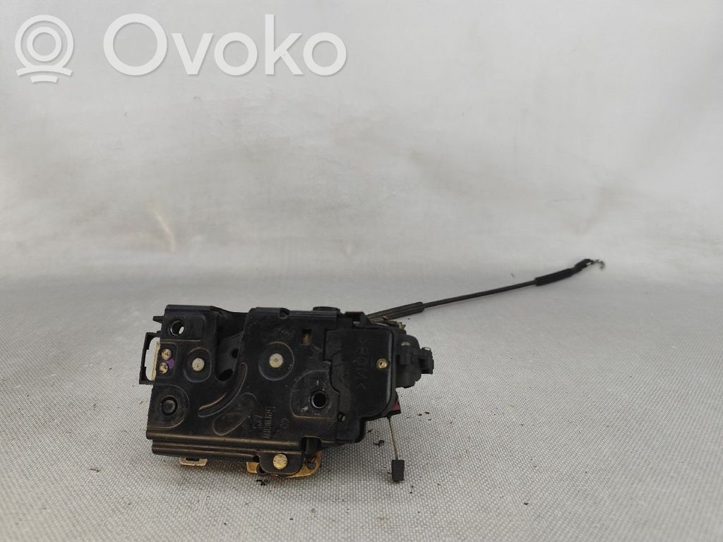 Volkswagen Golf IV Cerradura de puerta trasera 