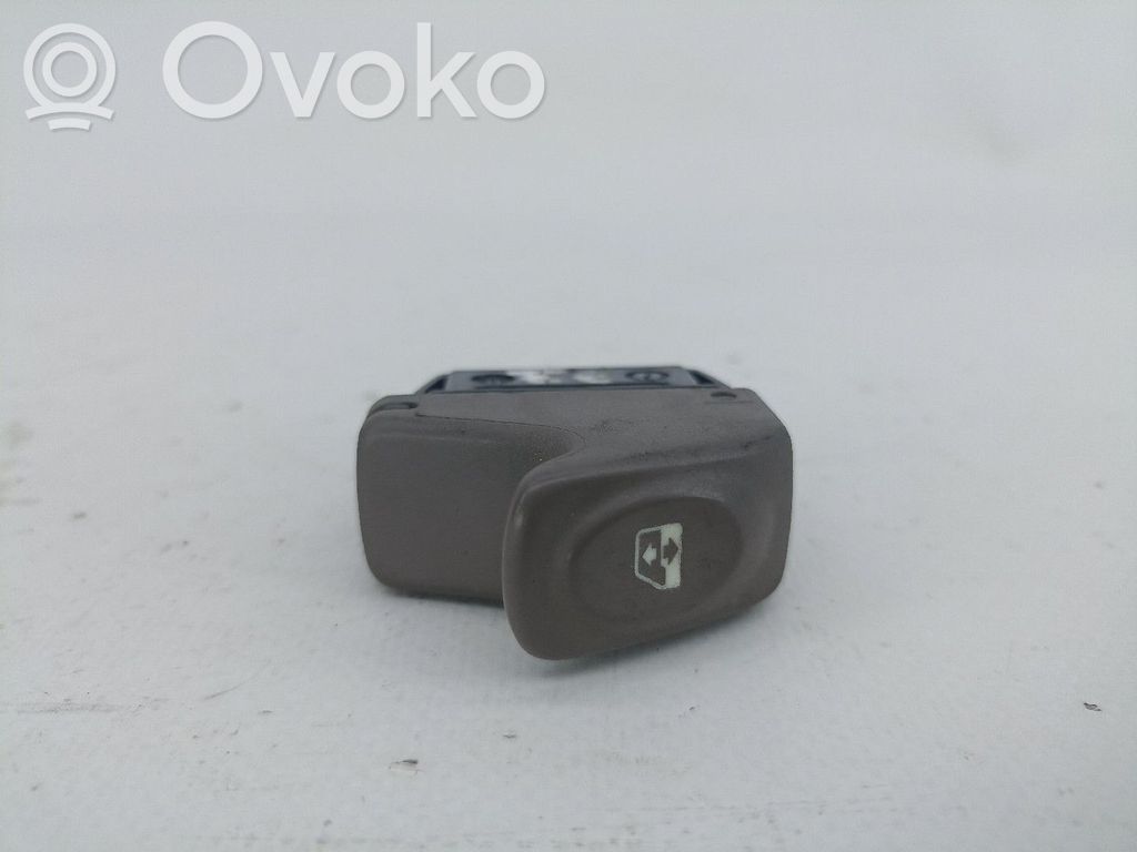 Renault Twingo I Interruptor del elevalunas eléctrico 
