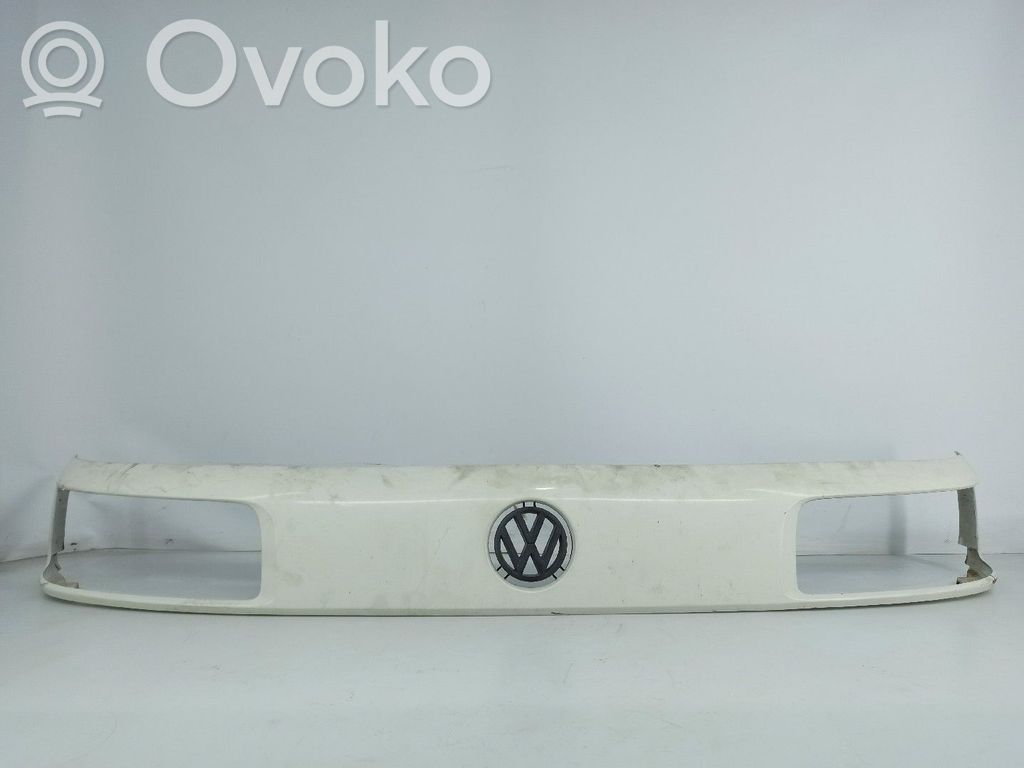 Volkswagen PASSAT B4 Front grill 