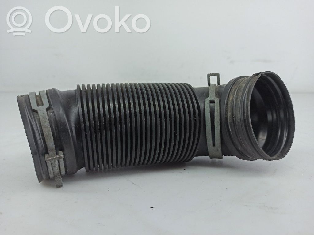 Turboahtimen ilmanoton letku   NV