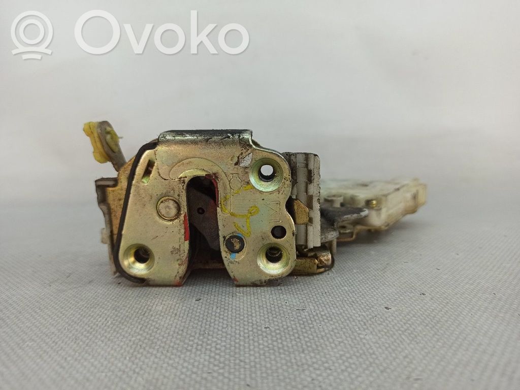 Etuoven lukko   8055291L66,4PINOS